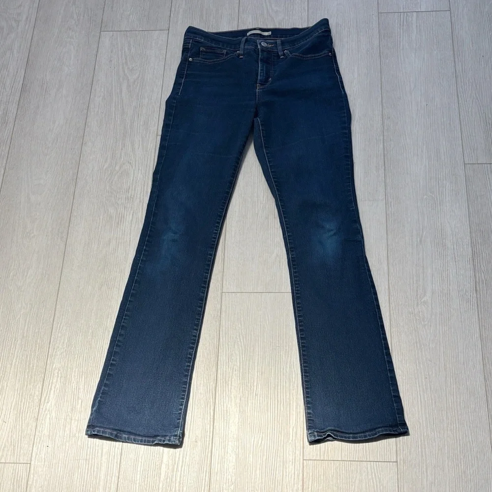 Levi’s 315 Shaping Bootcut in Dark Wash size 28